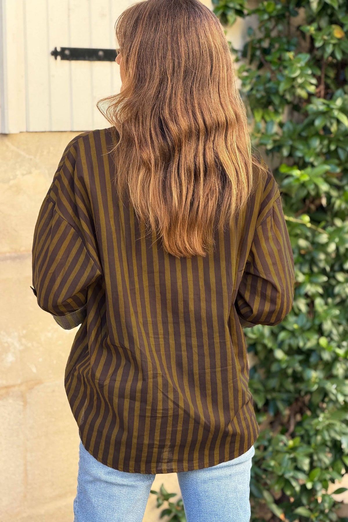Chemise en coton sans col imprimé rayures olive et marron