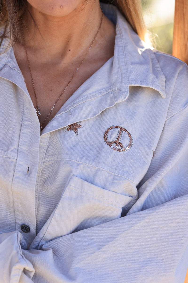 Camisa vaquera beige con símbolos de lentejuelas Peace &amp; Love