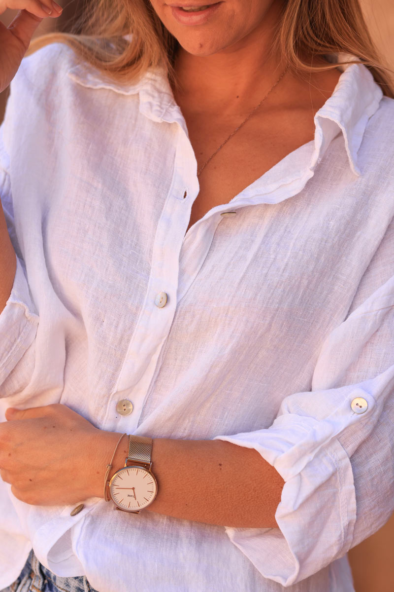 Camisa de lino blanca suave con botones nacarados