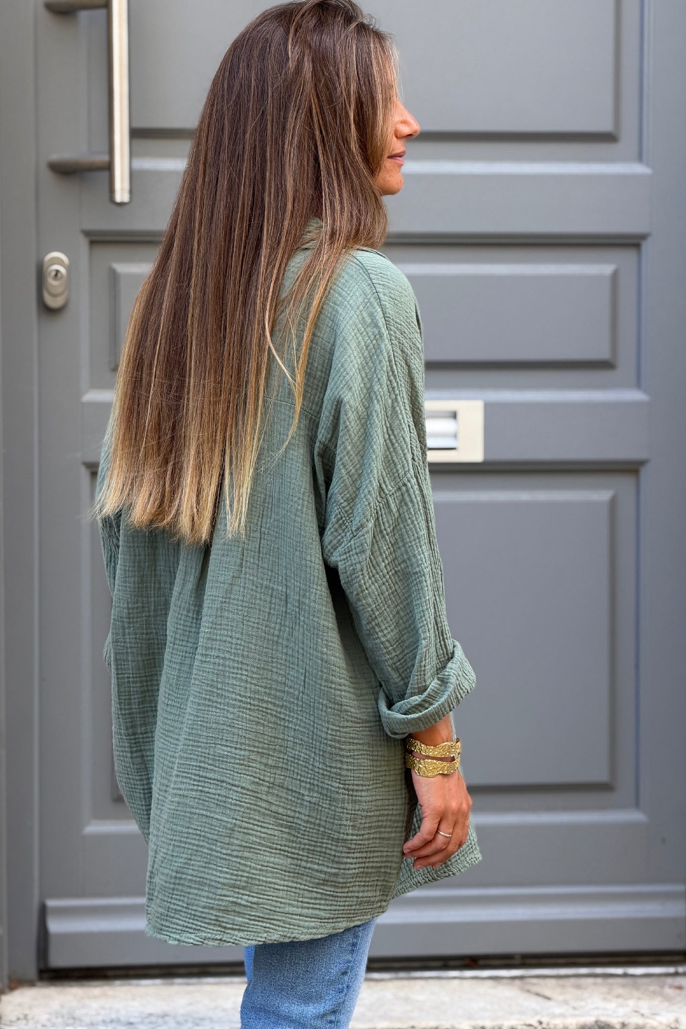 Chemise kaki en gaze de coton large avec poche