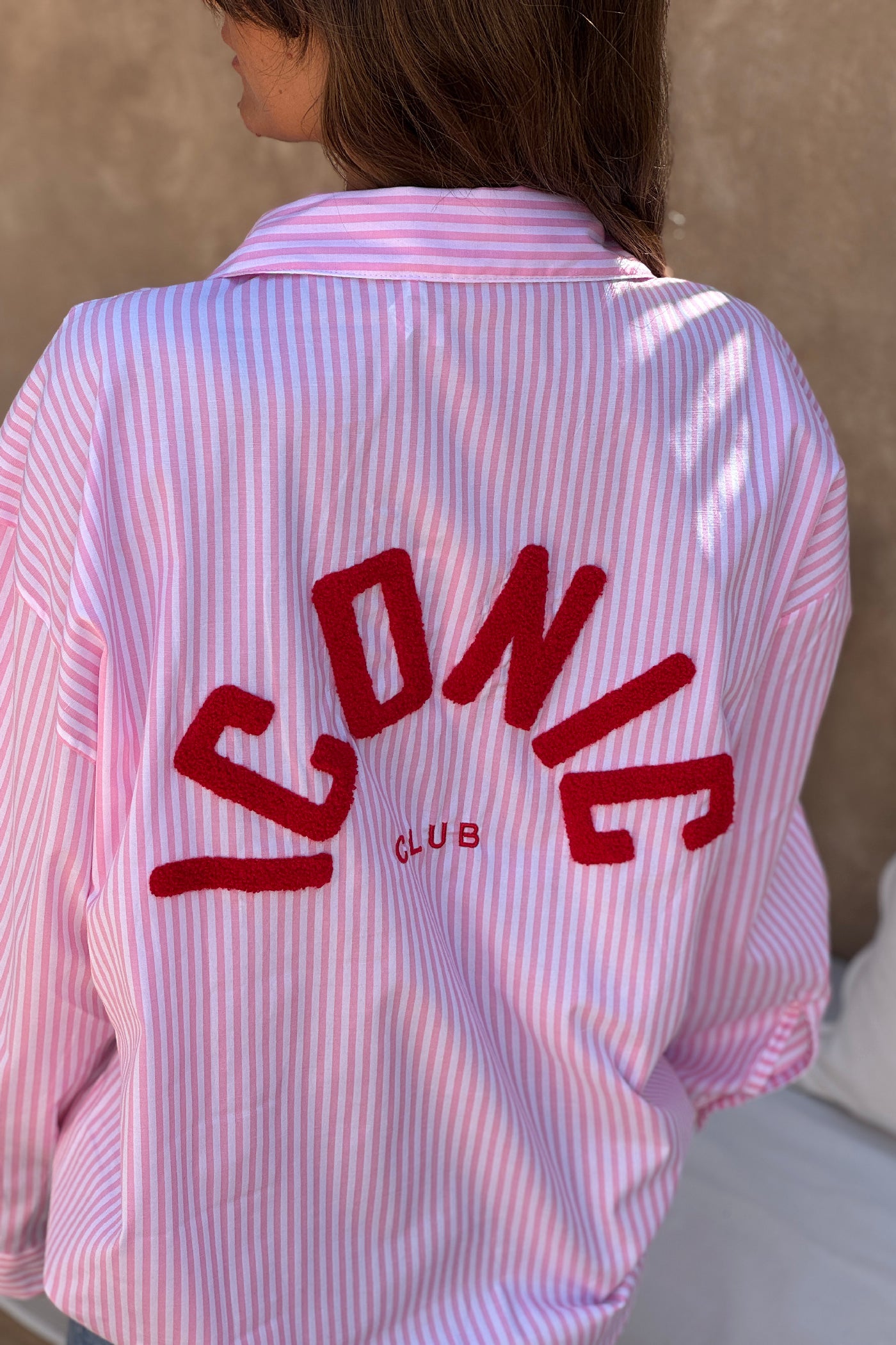 Chemise large à rayures rose broderie Iconic club