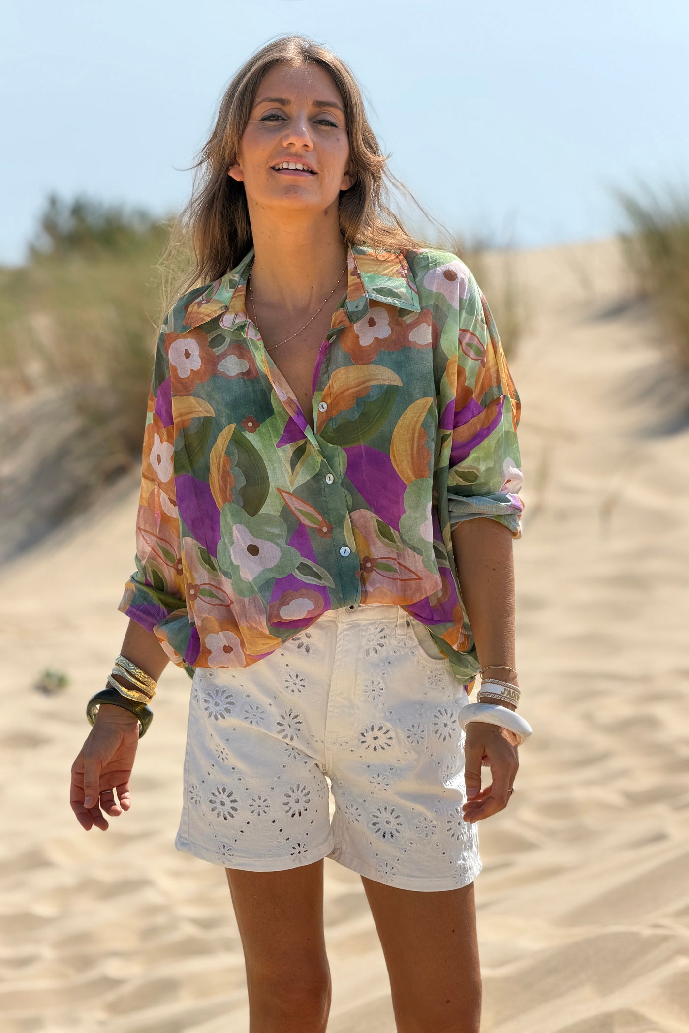 Chemise légère kaki en voile de coton imprimé fleurs peinture aquarelle