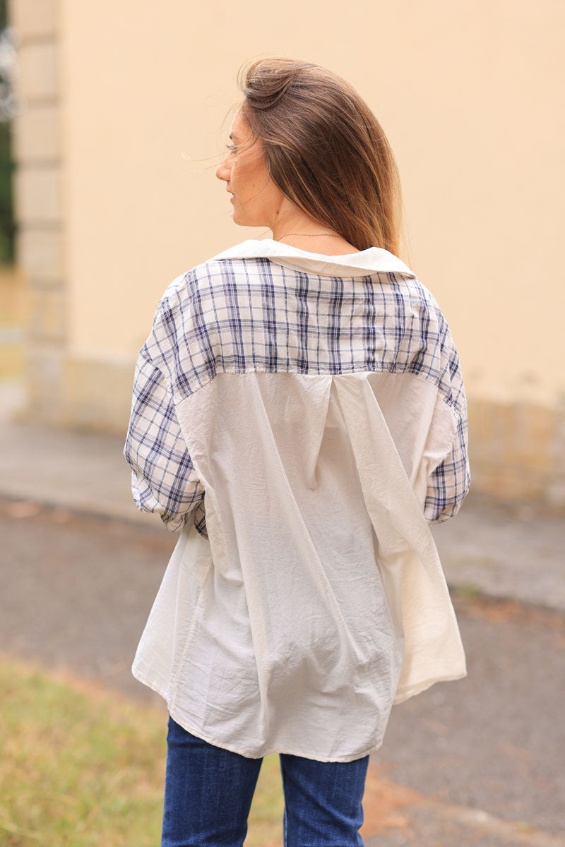 Camisa holgada blanco roto con mangas de cuadros tartán azul