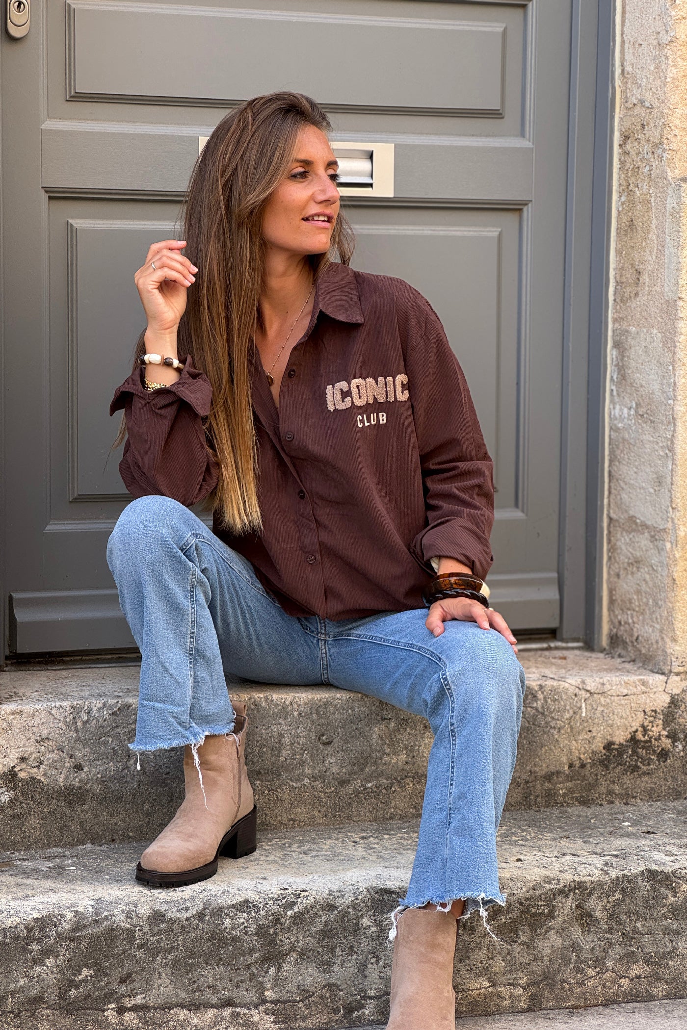 Chemise loose en velours côtelé marron broderie Iconic taupe