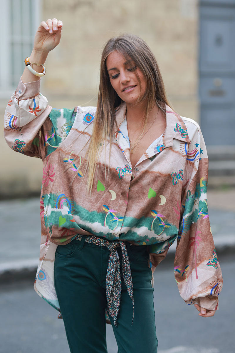 Chemise loose satinée symboles et rayures tie and dye marron et kaki