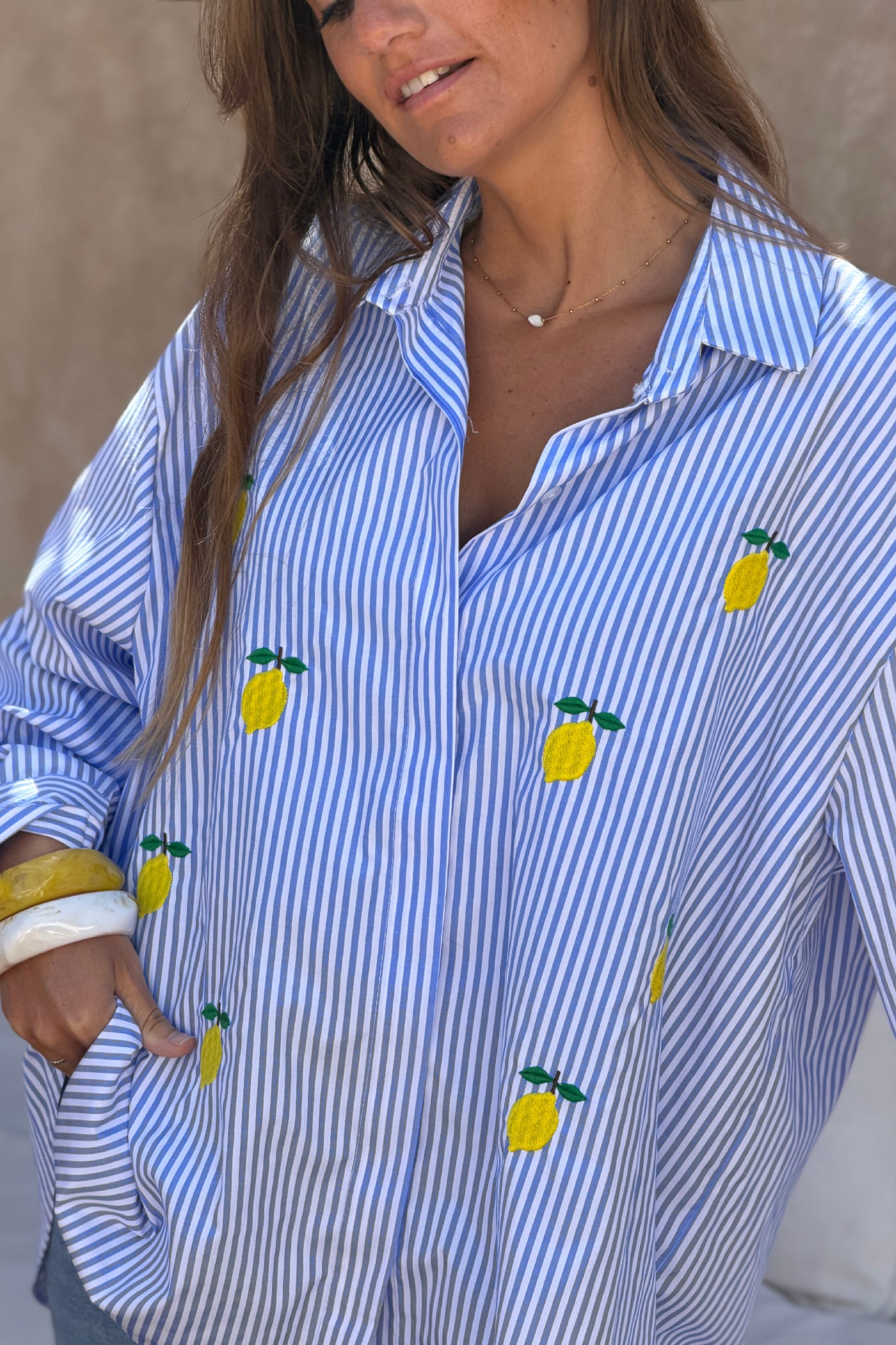 Chemise rayée bleu broderie citrons