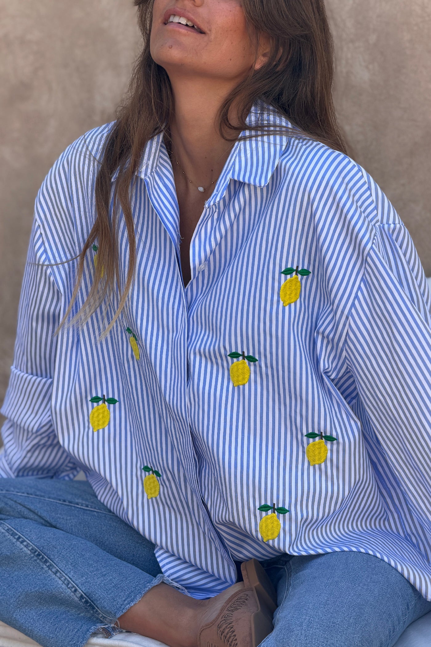 Chemise rayée bleu broderie citrons