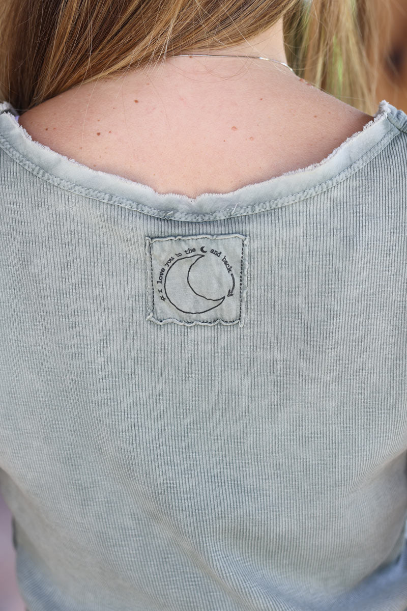 Camiseta de tirantes de algodón elástico de canalé caqui ILY top luna y espalda