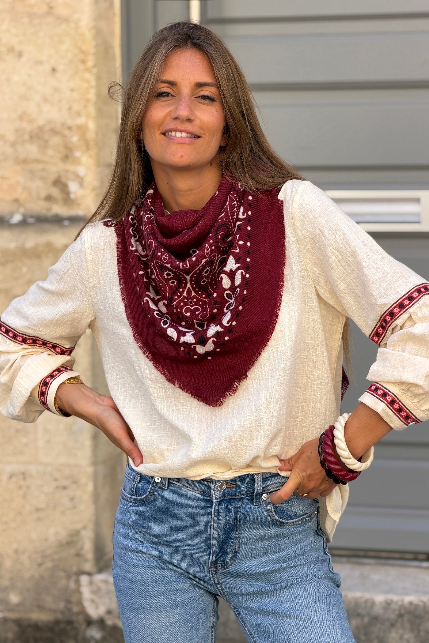 Écharpe bordeaux aubergine douce imprimé bandana à finitions franges