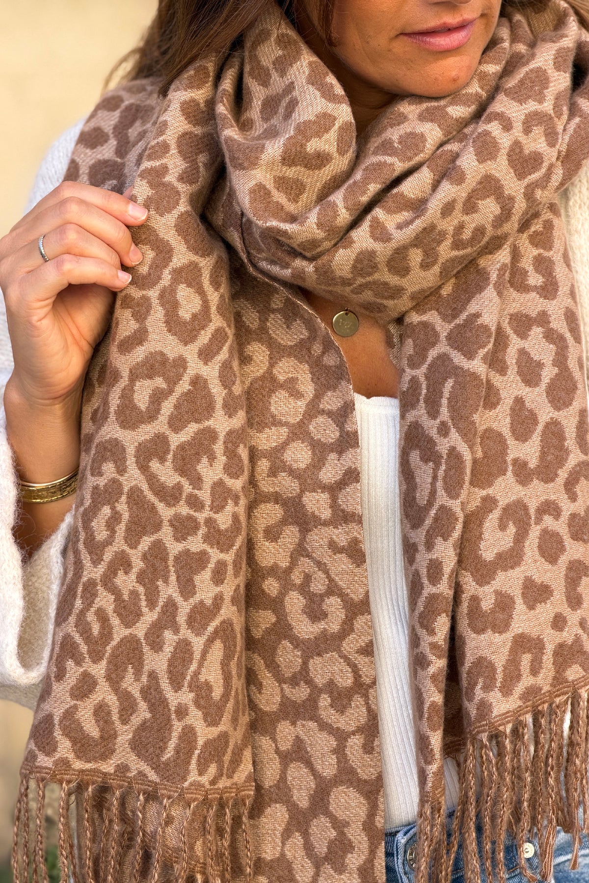 Echarpe douce avec franges motifs léopard beige et camel
