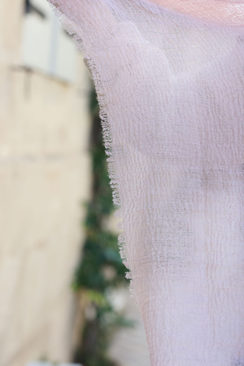 Pink soft fine scarf with small fringe details