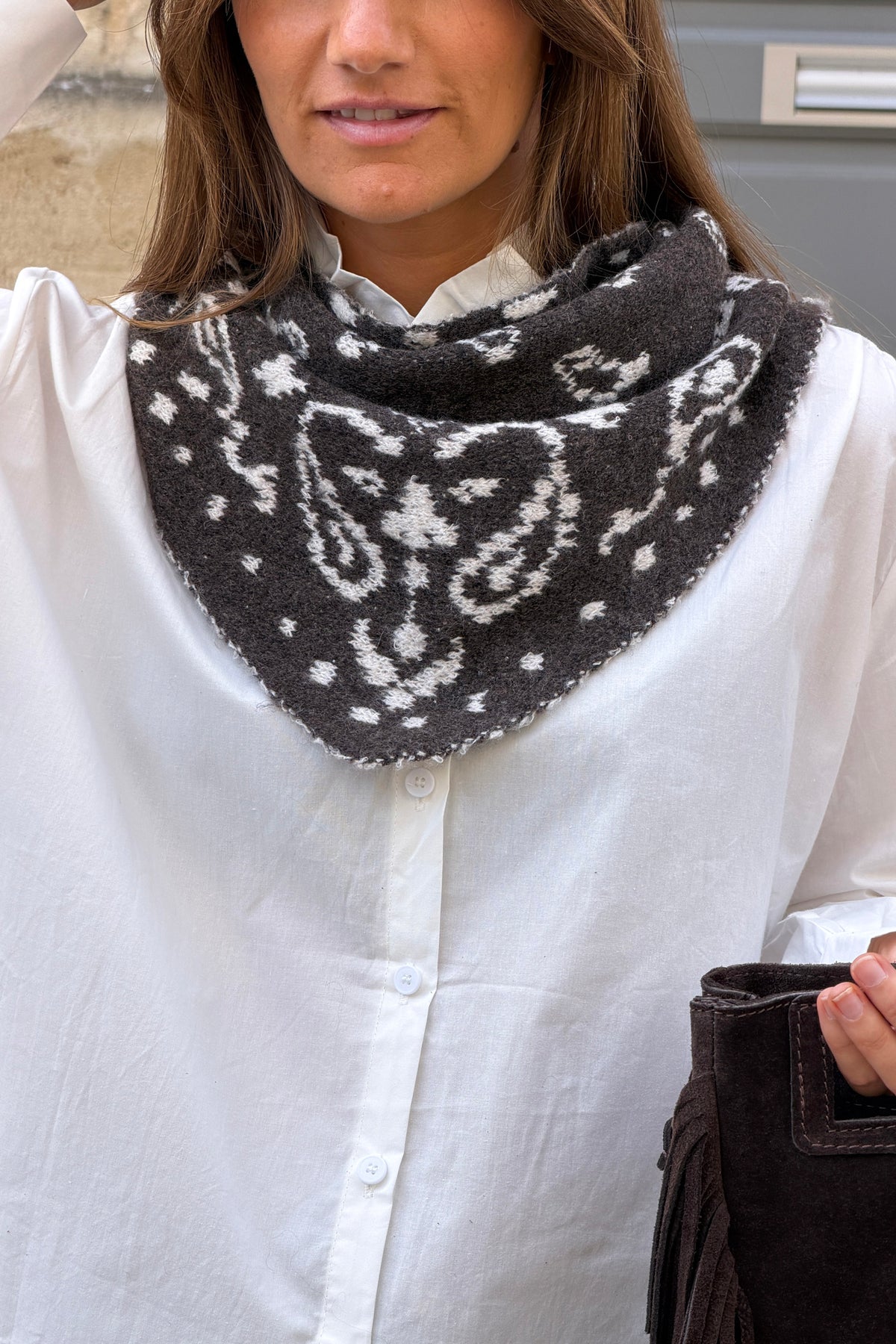 Echarpe foulard en maille marron motif bandana