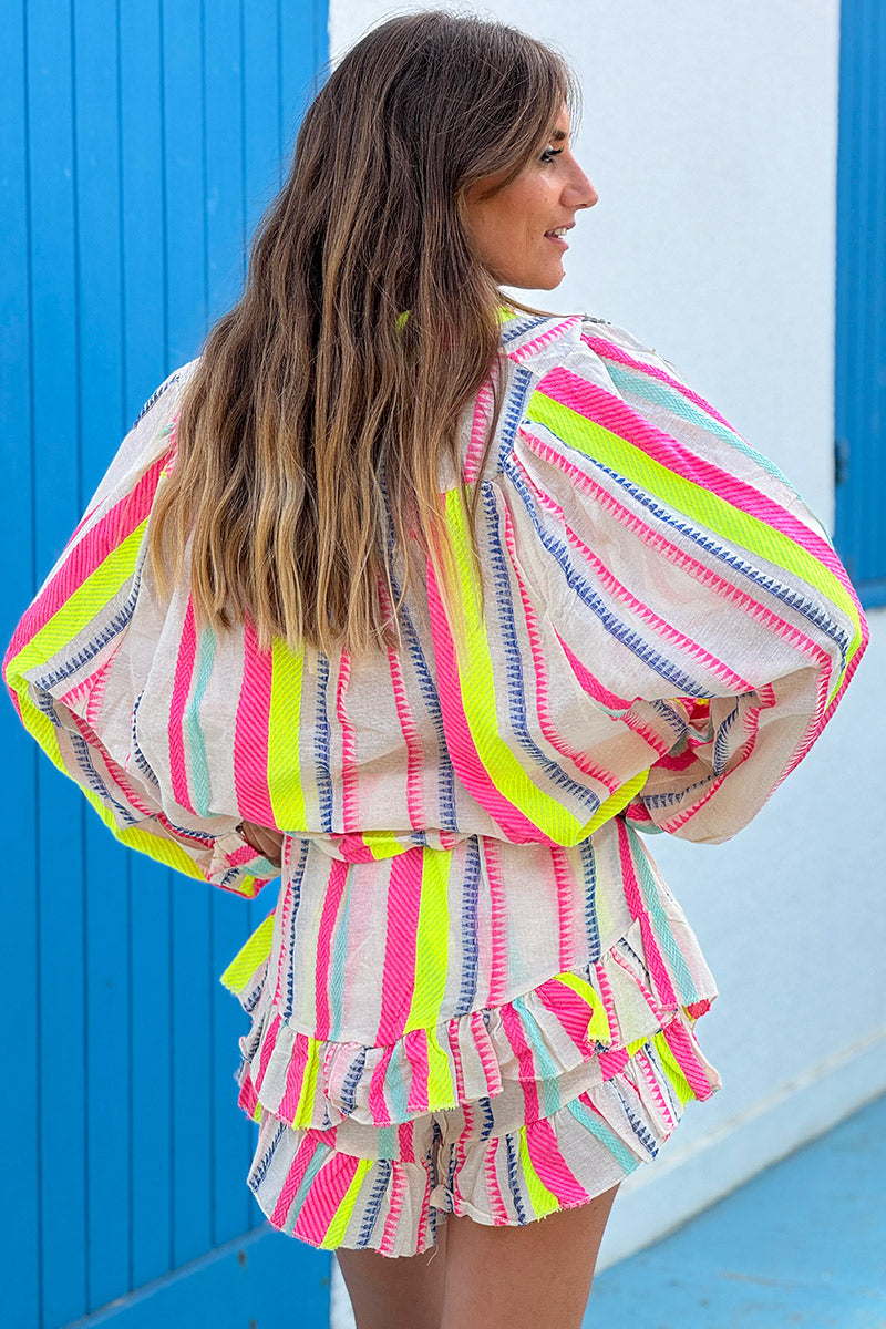 Conjunto de camisa y pantalón corto en algodón con rayas étnicas y bordado rosa neón