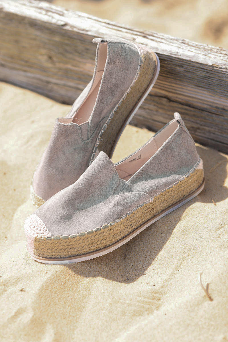 Beige suedette espadrille with chunky sole