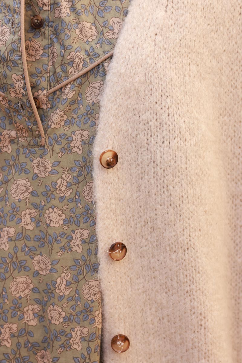 Beige soft knit gilet, tortoiseshell buttons