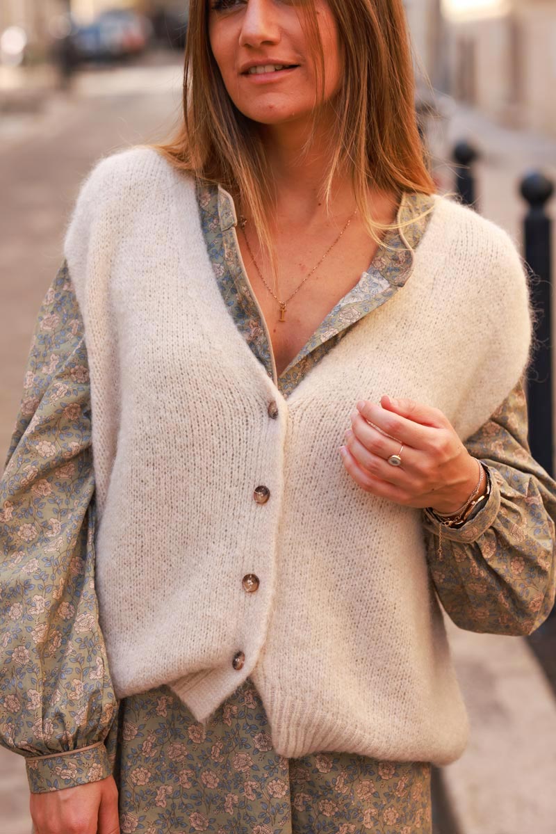 Beige soft knit gilet, tortoiseshell buttons