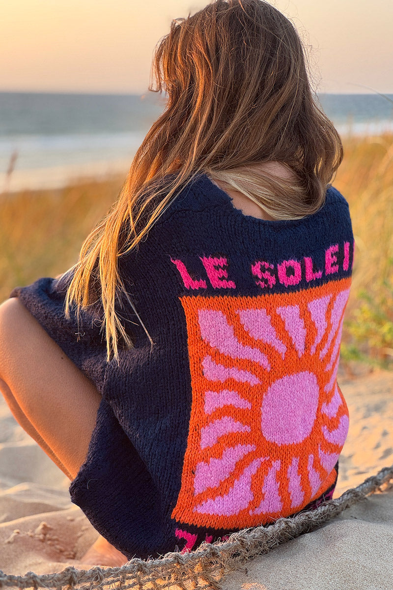 Gilet bleu marine en grosse maille avec gros boutons le Soleil manches bouffantes