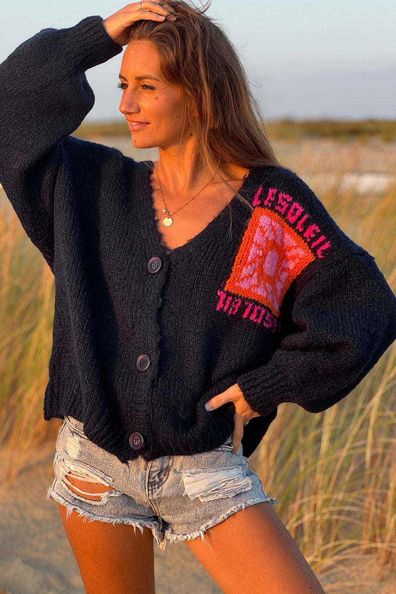 Gilet bleu marine en grosse maille avec gros boutons le Soleil manches bouffantes