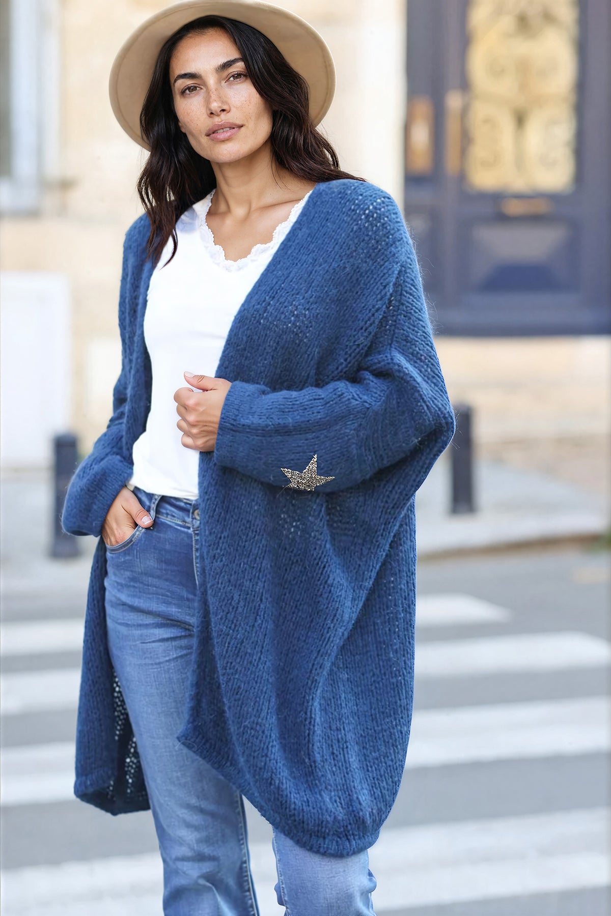 Gilet bleu marine mi-long grosses mailles étoile strass manches