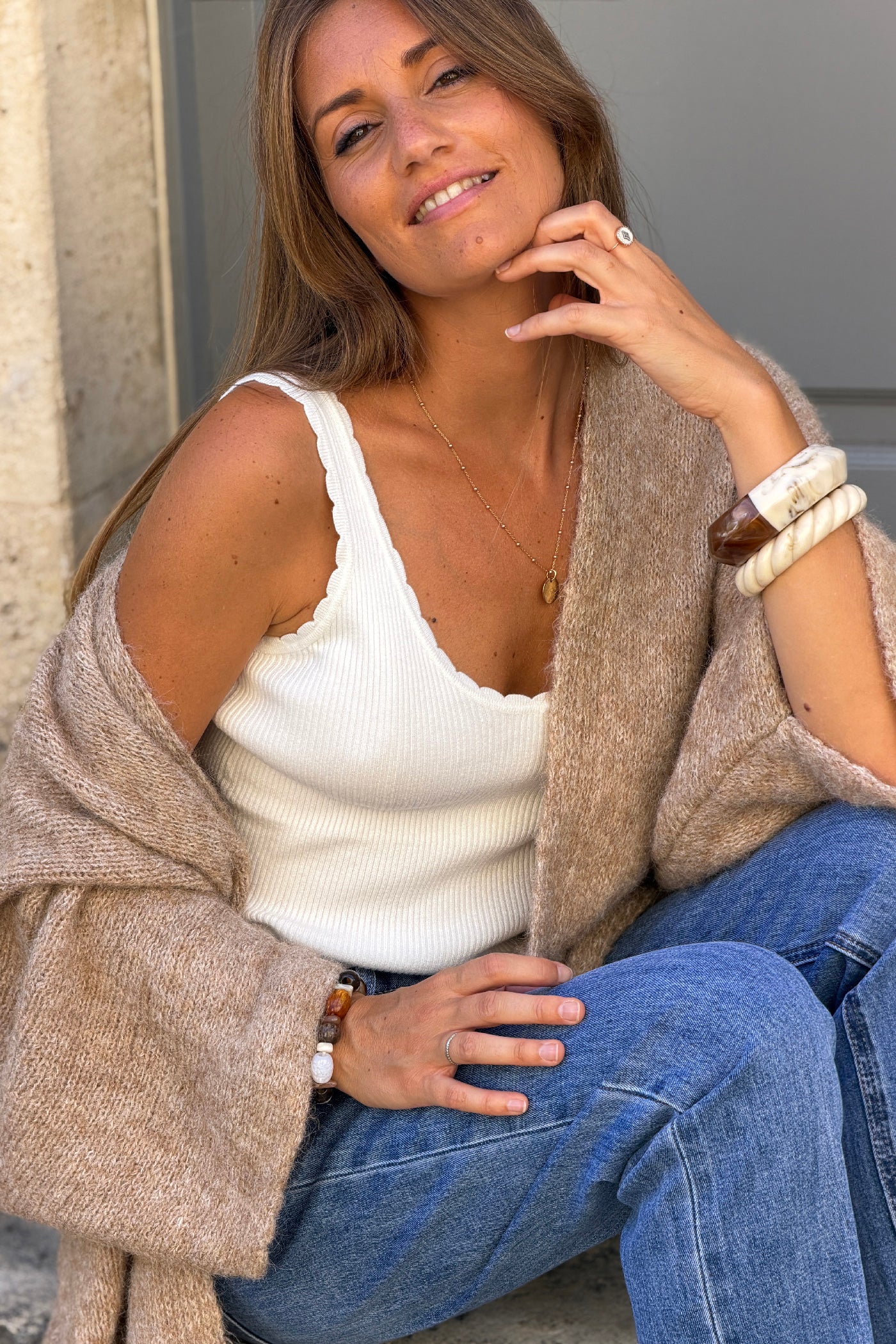 Gilet camel chiné en maille coupe loose manches chauve-souris trois-quarts