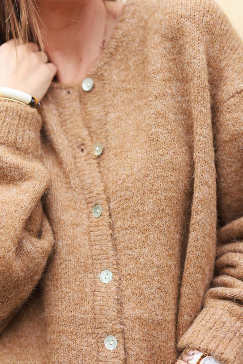 Super soft round neck cardigan camel with mother of pearl buttons