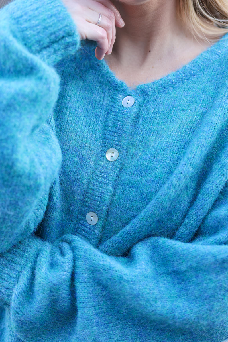 Acogedor cárdigan de punto azul pato con cuello redondo y botones nacarados