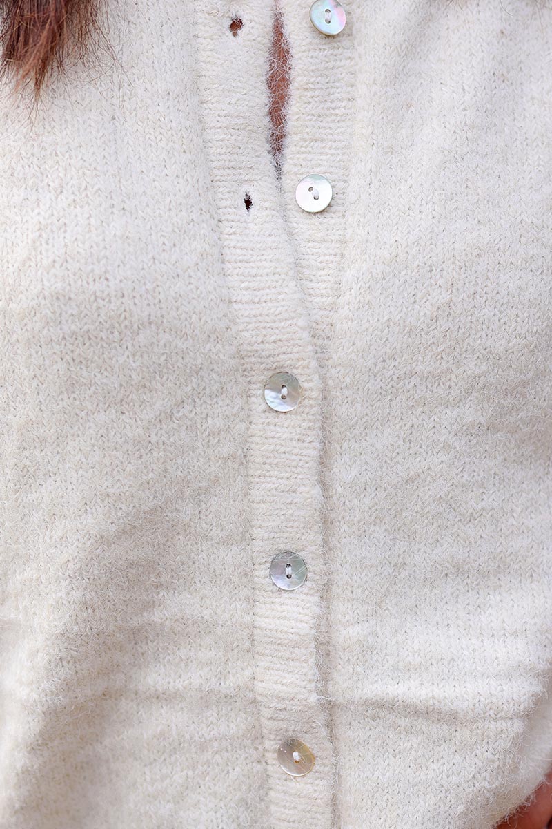 Super soft round neck cardigan ecru with mother of pearl buttons
