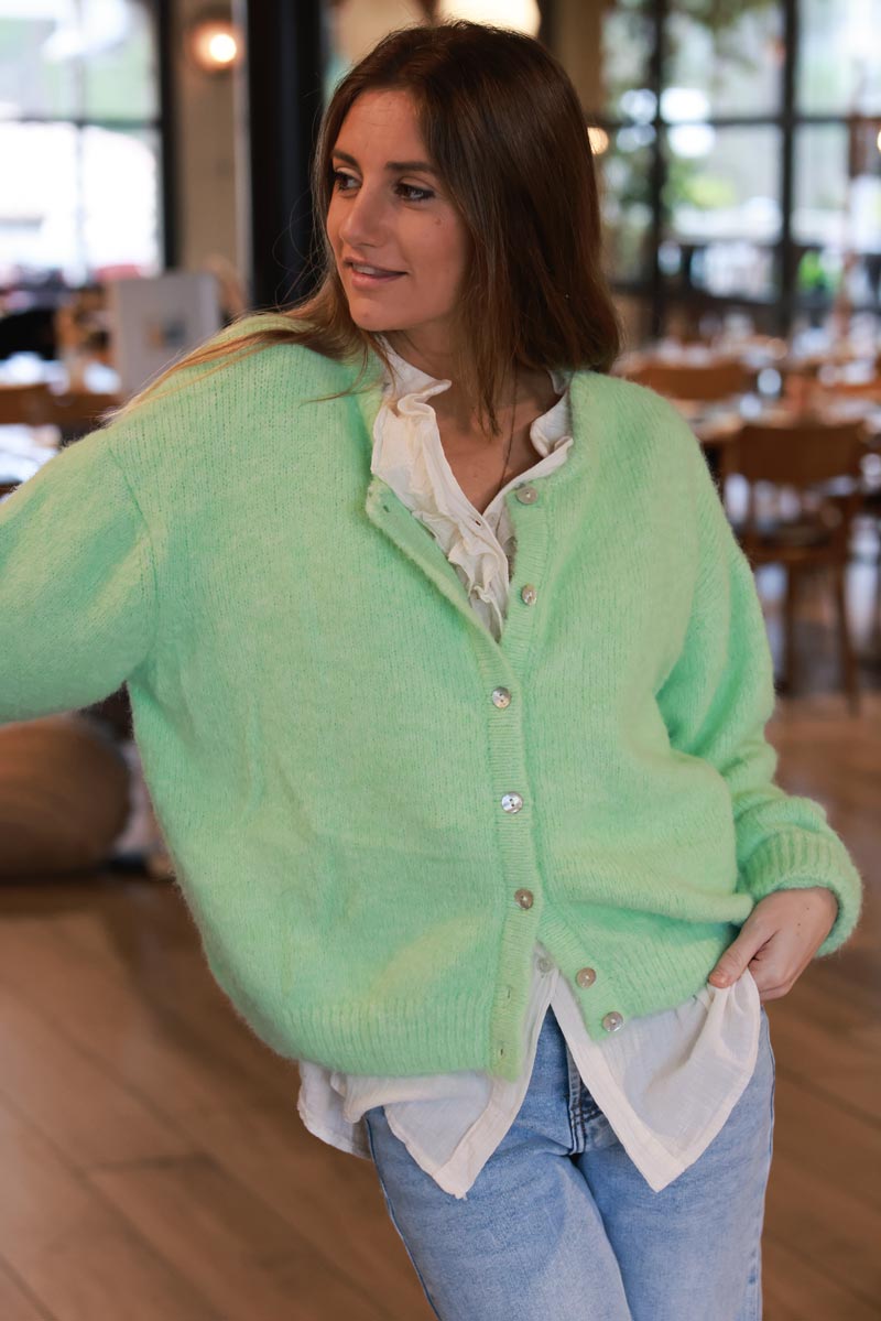 Gilet douillet vert pastel chiné en maille col rond boutons nacrés