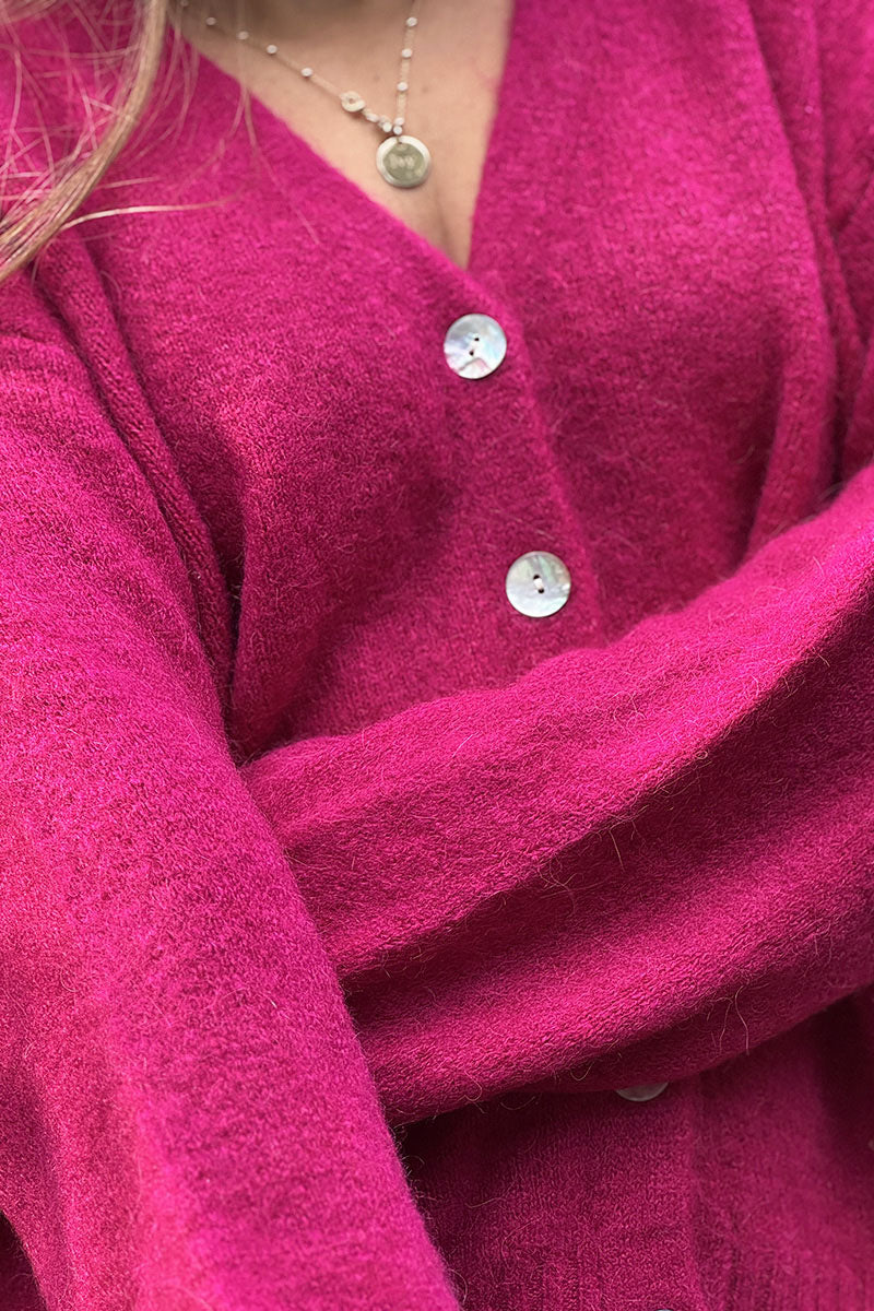 Gilet en alpaga extra fin tout doux fuchsia boutons nacrés