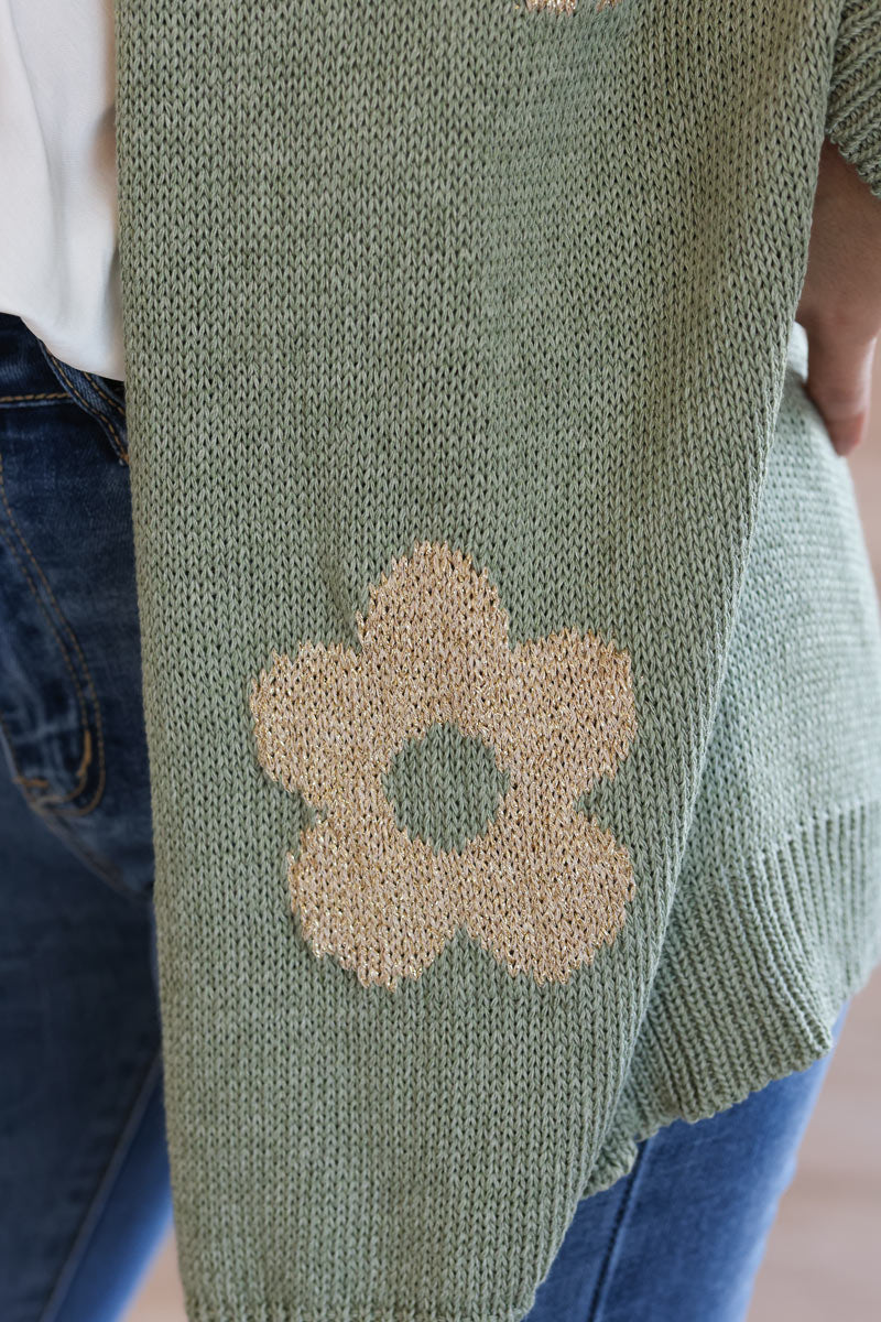 Gilet kaki en maille coton fleurs dorées
