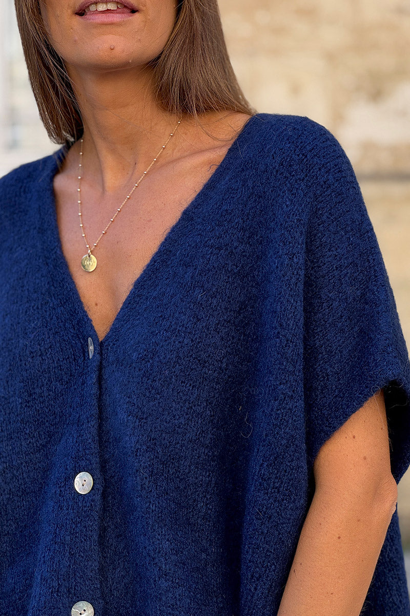 Gilet large et loose bleu marine sans manches en maille kid mohair boutons nacrés