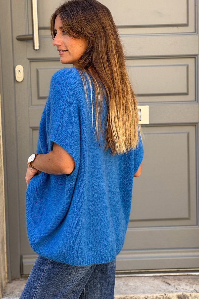 Gilet large et loose bleu roi sans manches en maille kid mohair boutons nacrés