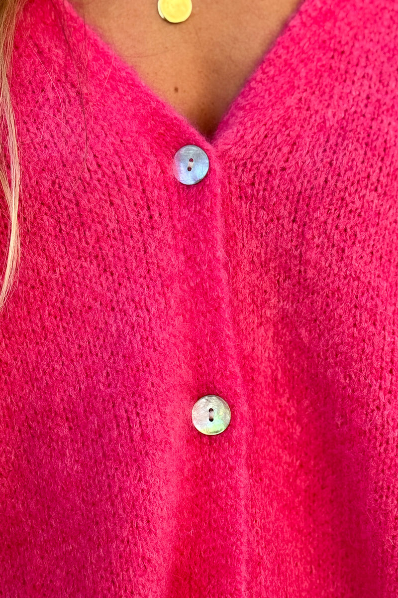 Gilet large et loose fuchsia sans manches en maille kid mohair boutons nacrés