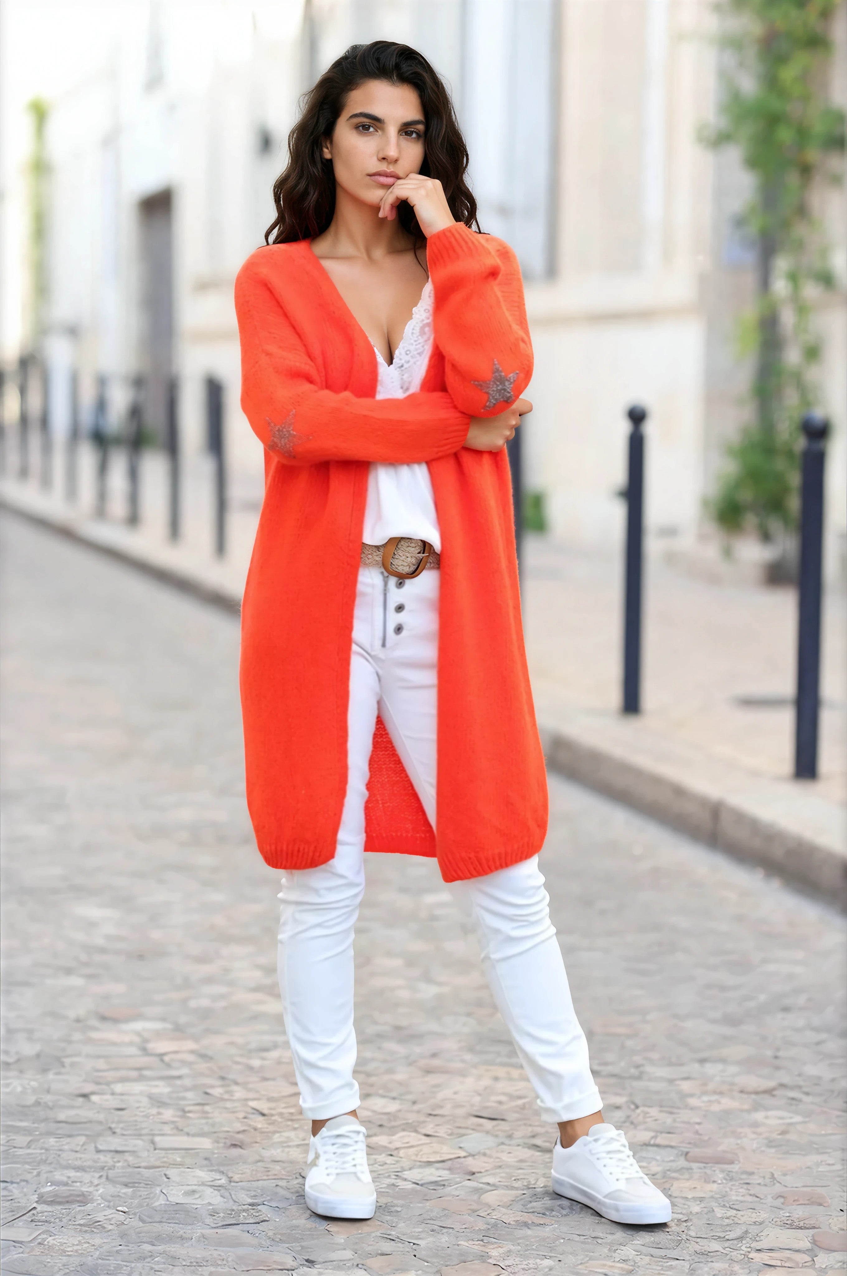 Gilet long droit orange sanguine grosses mailles étoile strass manches