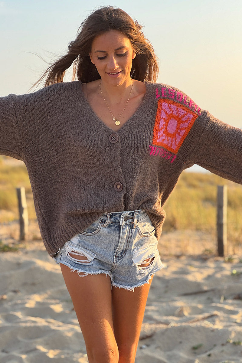 Gilet marron en grosse maille avec gros boutons le Soleil manches bouffantes