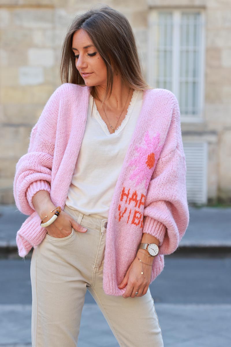 Gilet rose pâle grosse maille manches bouffantes broderie fleurs Happy Vibes