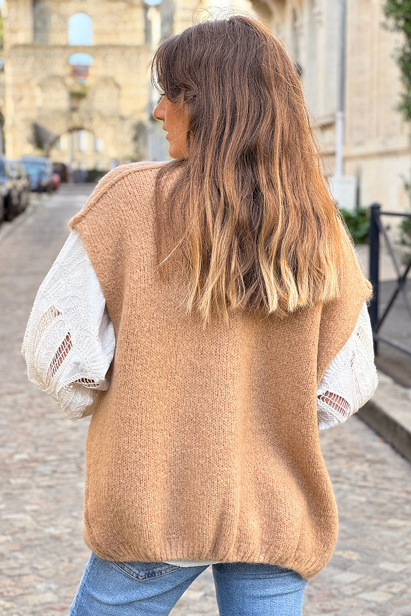 Gilet sans manches camel en kid mohair coutures apparentes
