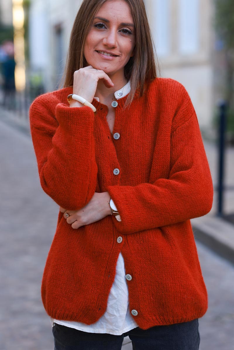 Gilet terracotta en maille mohair boutons nacrés