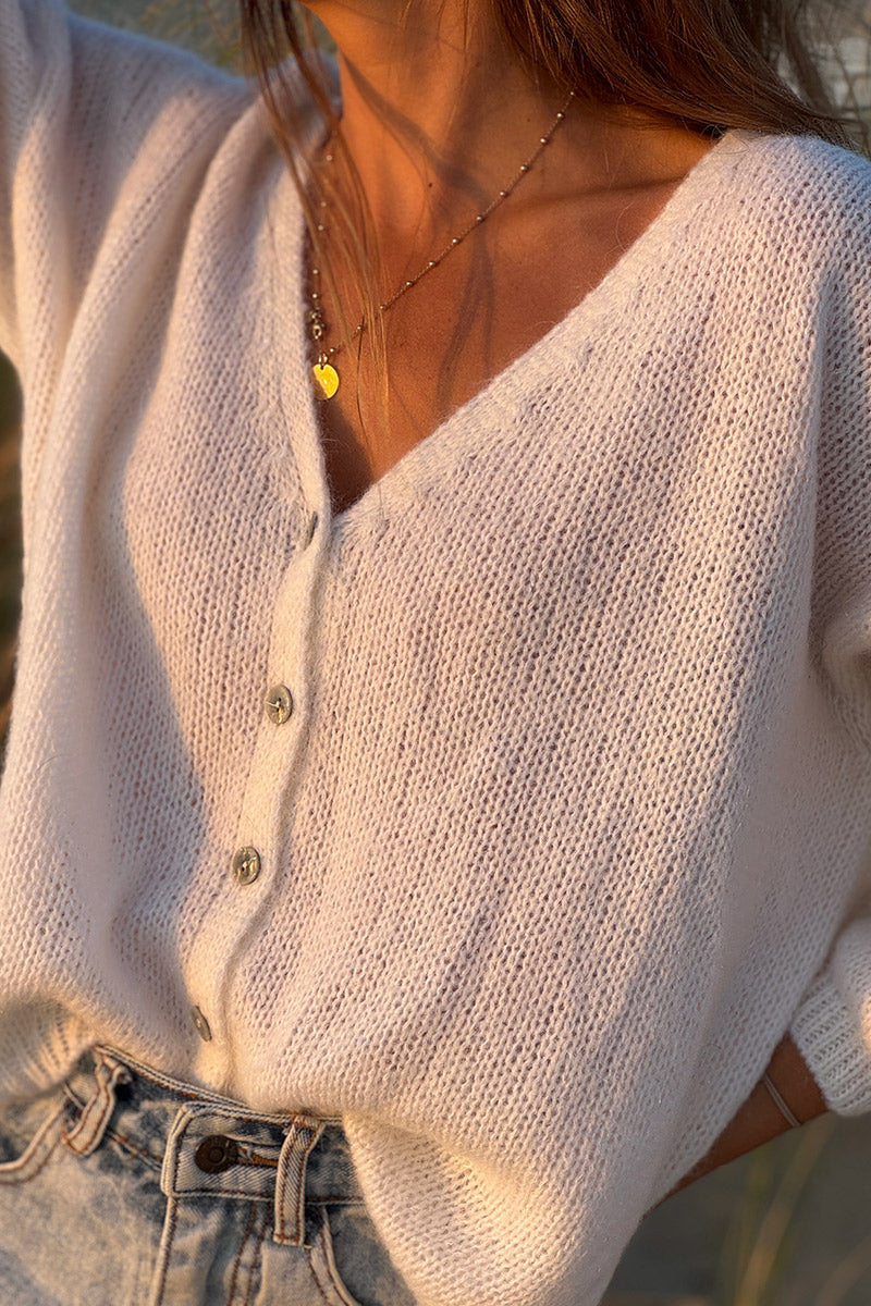 Gilet uni blanc cassé en maille petits boutons nacrés