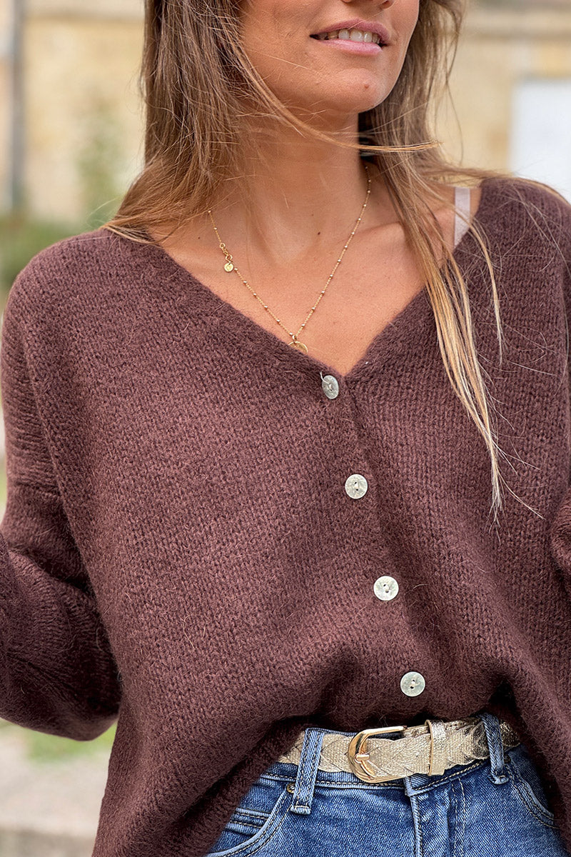 Gilet uni marron chocolat en maille petits boutons nacrés
