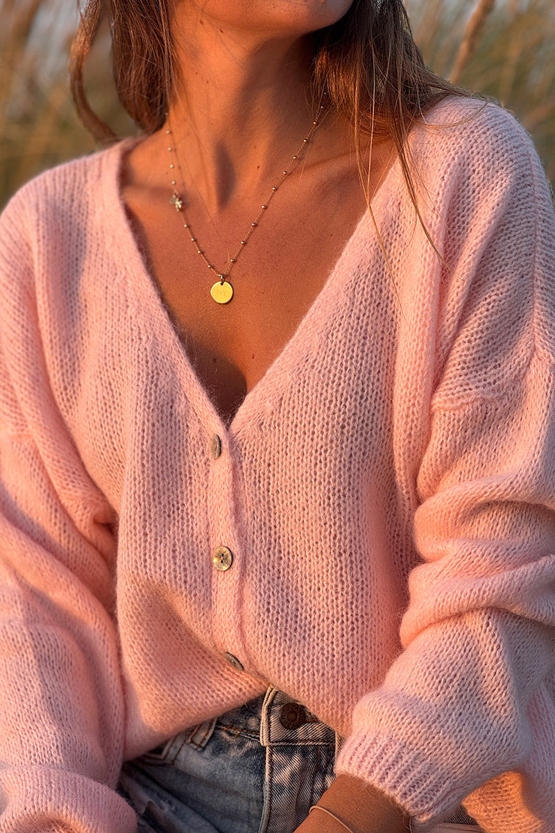 Gilet uni rose pâle en maille petits boutons nacrés