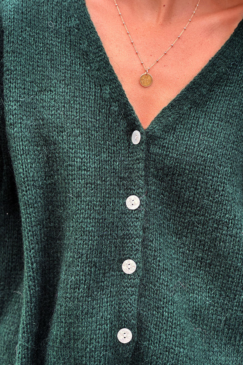 Gilet uni vert foncé en maille petits boutons nacrés
