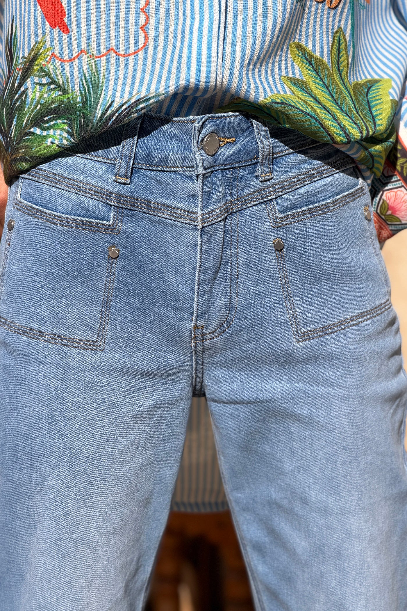 Jean délavé clair patte d'eph poches couture