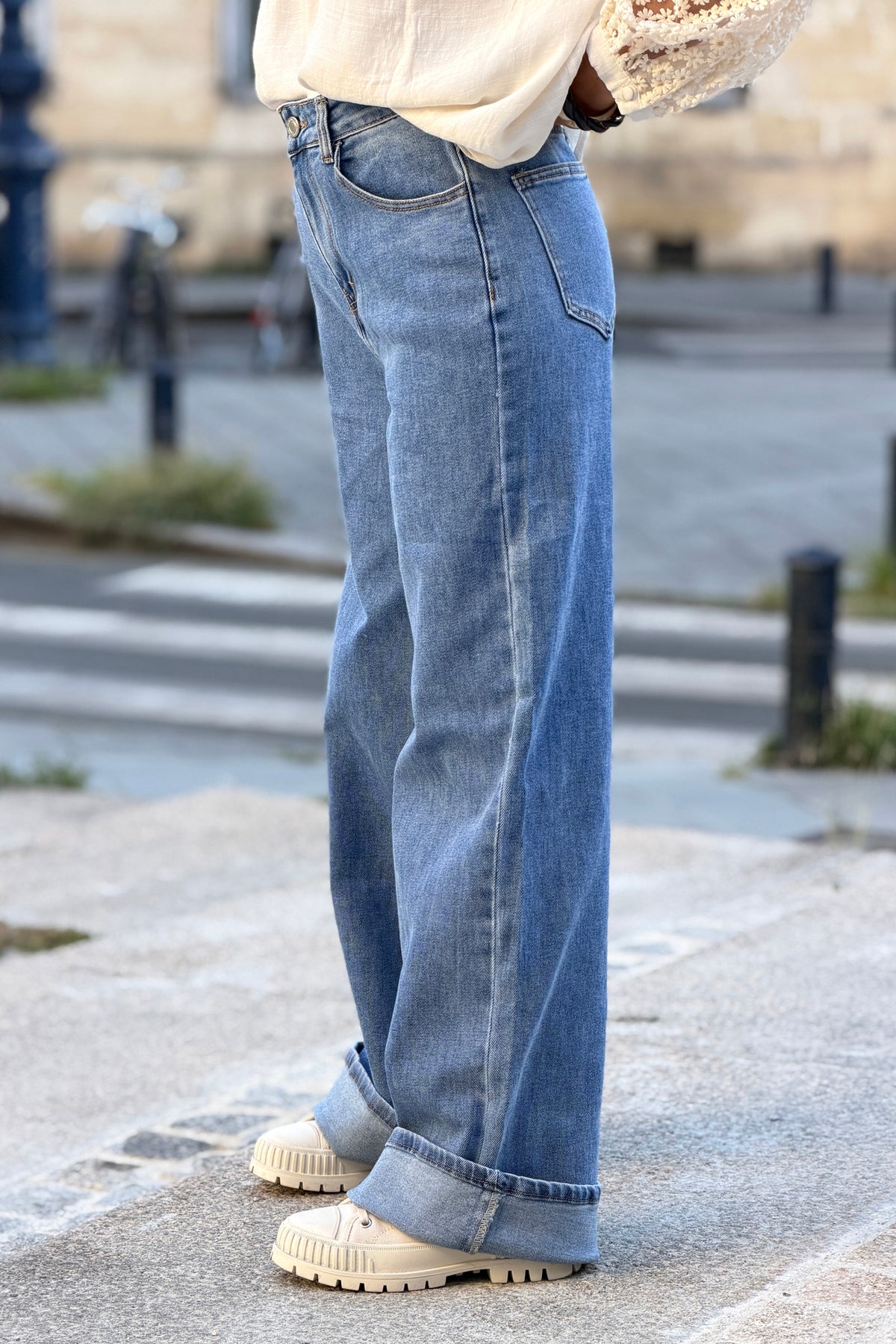 Jean délavé coupe wide leg