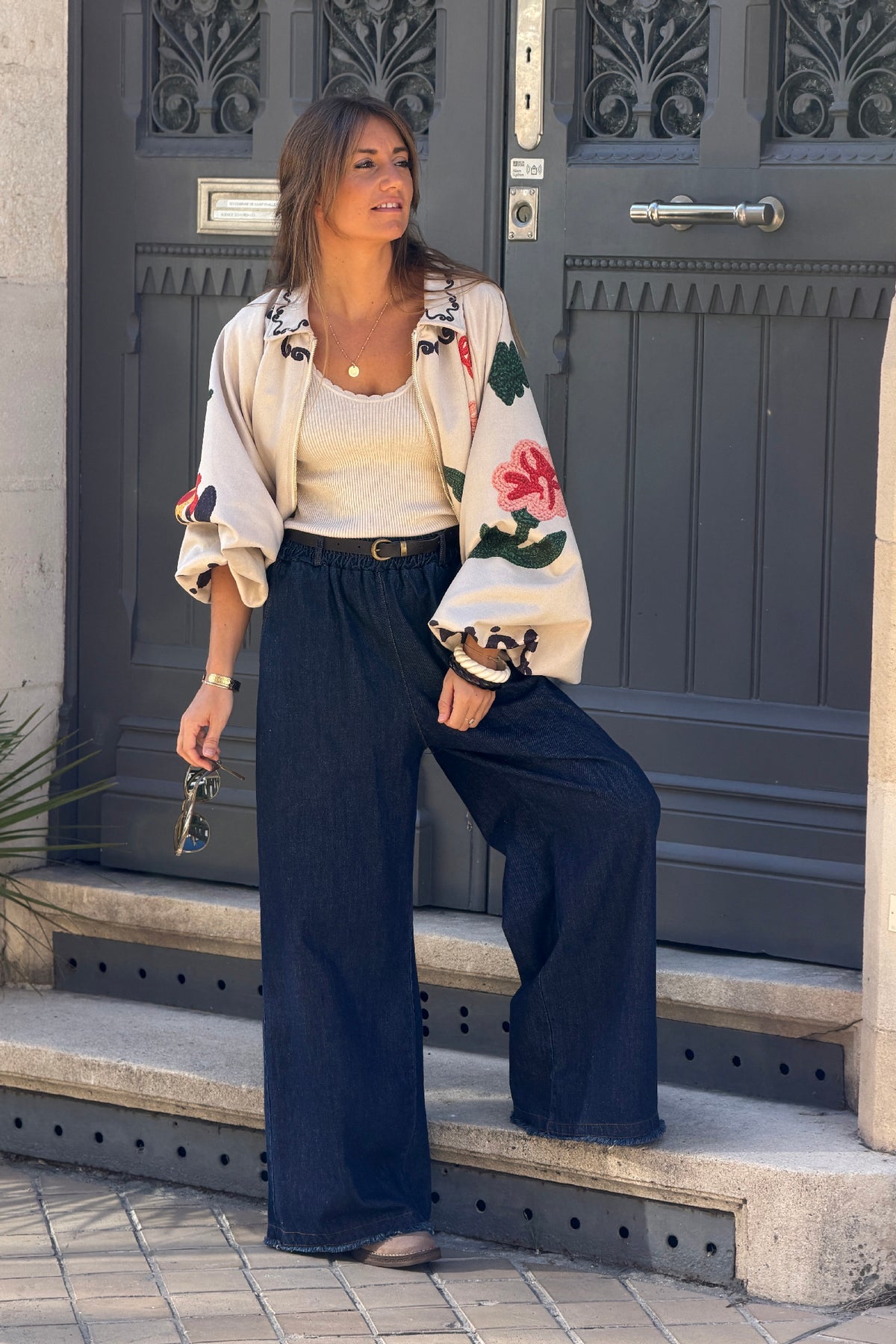 Jean brut wide leg détail franges taille élastique avec ceinture simili