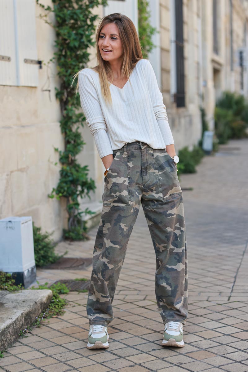 Jean taille haute coupe droite loose imprimé camo militaire grandes poches