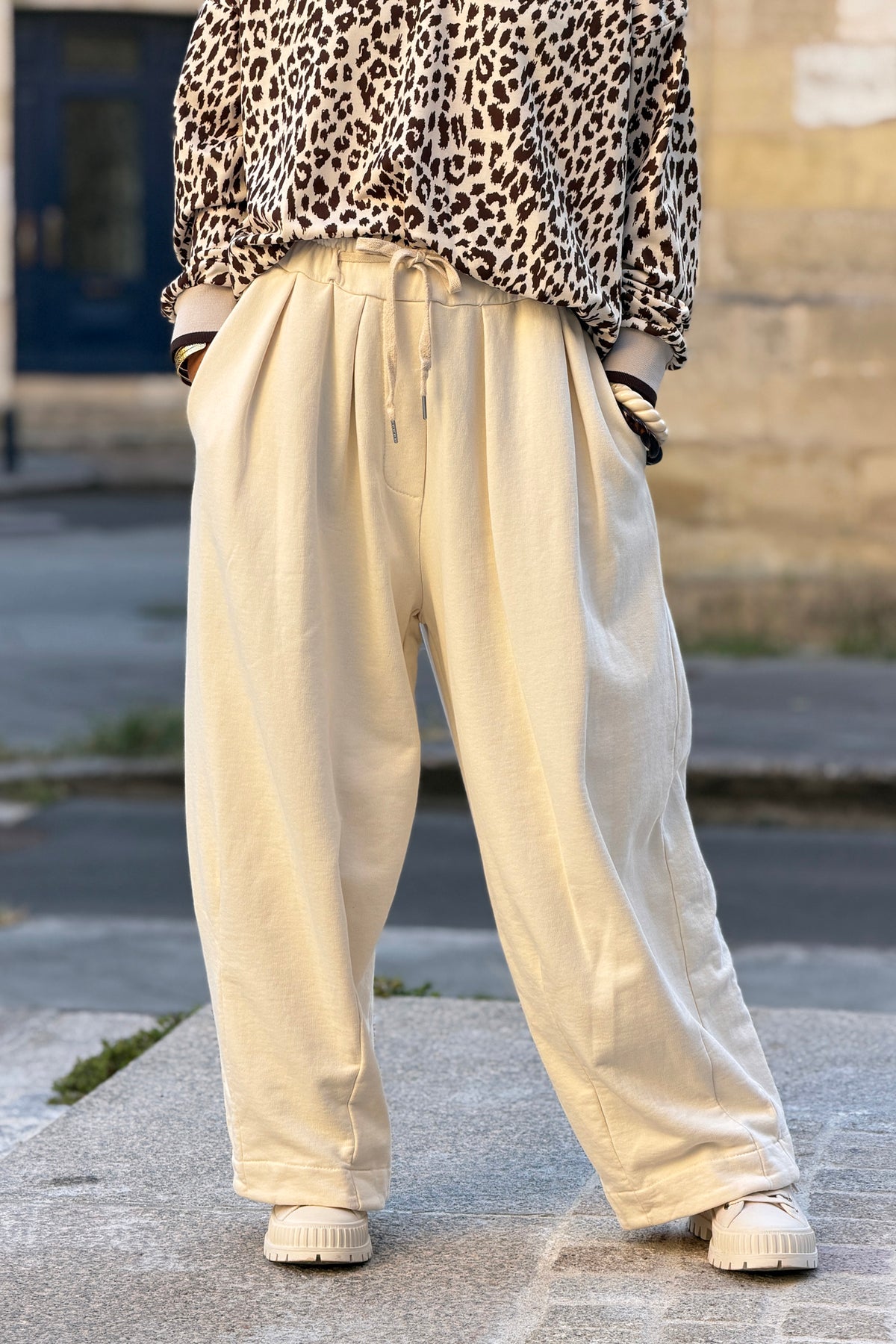 Jogging écru coupe ballon ceinture élastique