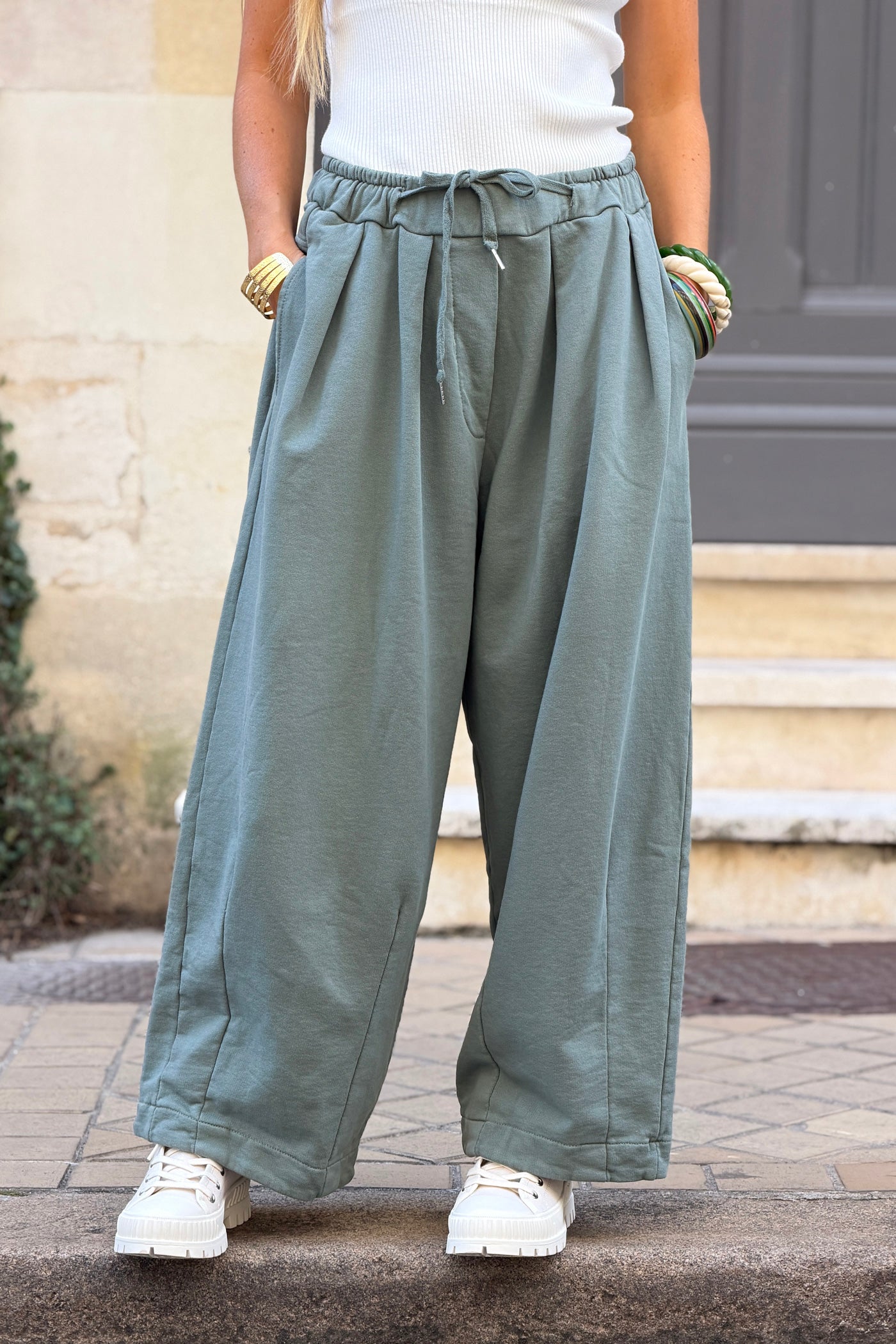 Jogging kaki coupe ballon ceinture élastique