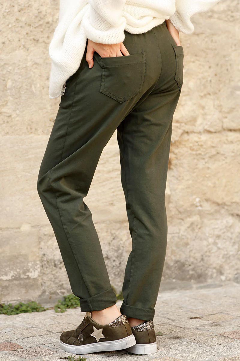 Dark olive sweatpants with zipped pockets