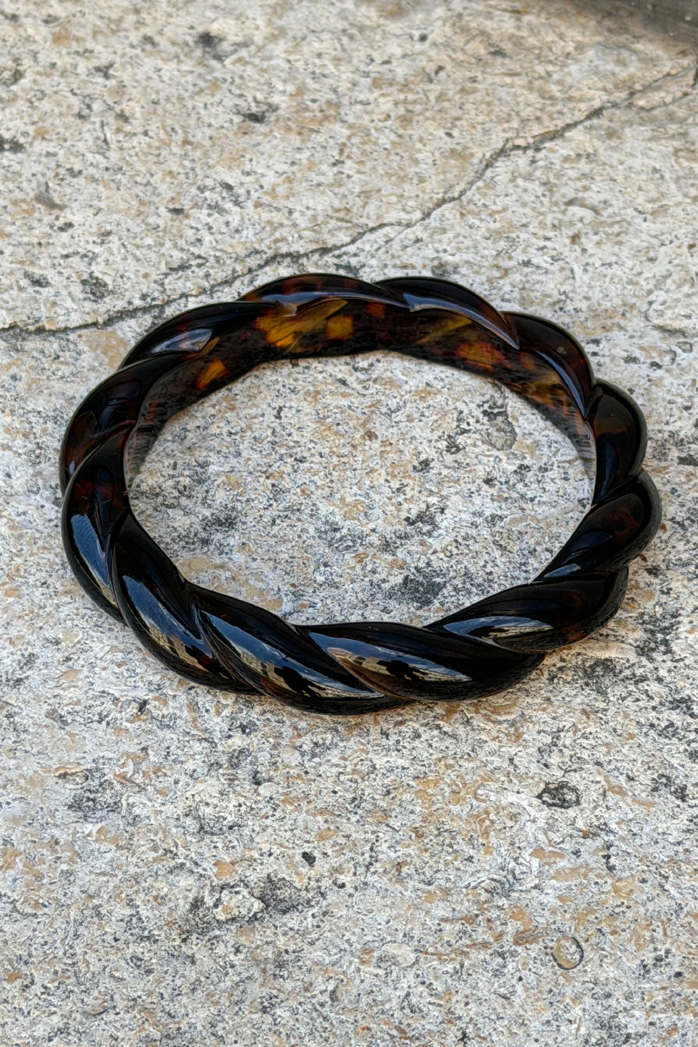 Jonc en résine torsadé marron écaille effet marbré